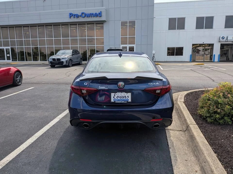 2017 Alfa Romeo Giulia - Image 5 of 9