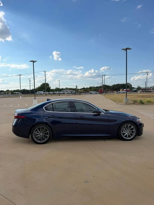 2017 Alfa Romeo Giulia - Image 4 of 15