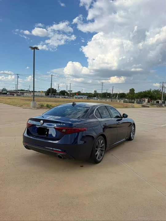 2017 Alfa Romeo Giulia - Image 5 of 15