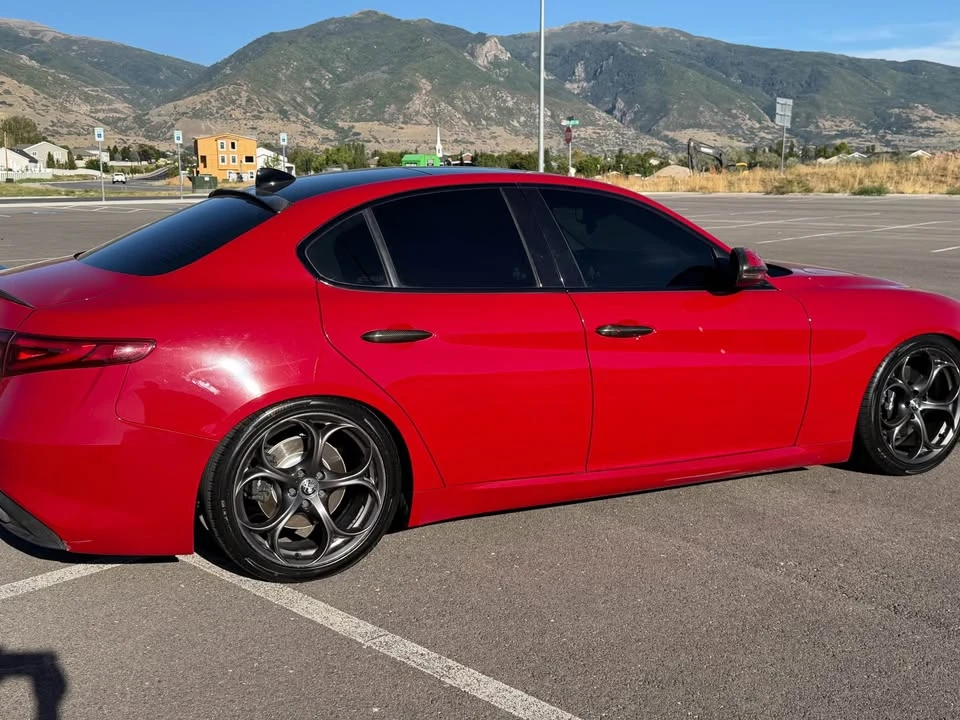 2017 Alfa Romeo Giulia - Image 5 of 14