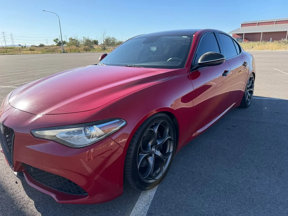 2017 Alfa Romeo Giulia - Image 13 of 14
