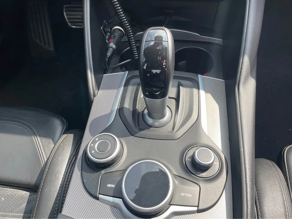 2017 Alfa Romeo Giulia - Image 10 of 15