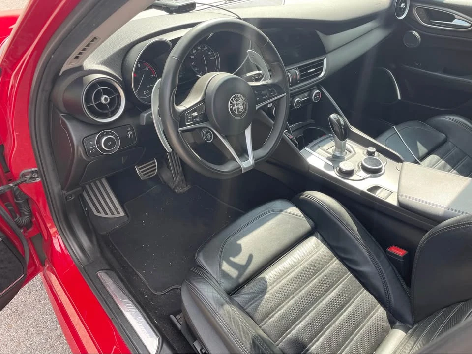 2017 Alfa Romeo Giulia - Image 15 of 15