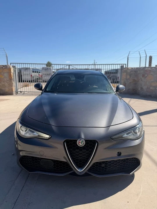 2017 Alfa Romeo Giulia - Image 2 of 8