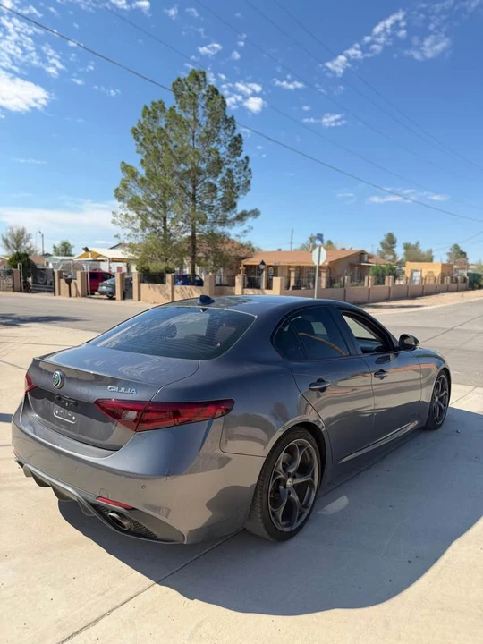 2017 Alfa Romeo Giulia - Image 8 of 8