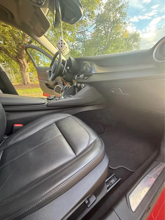 2017 Alfa Romeo Giulia - Image 11 of 15