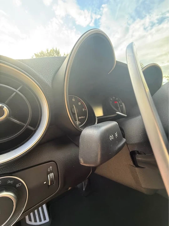 2017 Alfa Romeo Giulia - Image 13 of 15