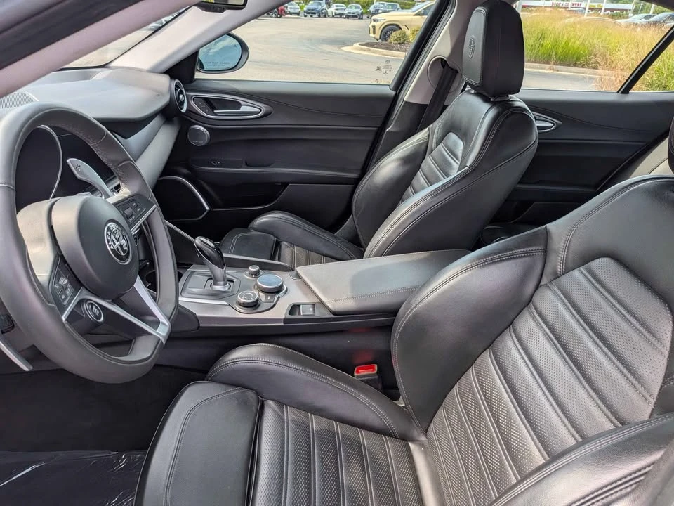 2017 Alfa Romeo Giulia - Image 6 of 9