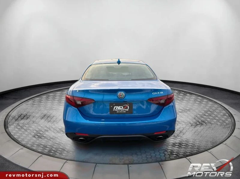 2017 Alfa Romeo Giulia - Image 4 of 12
