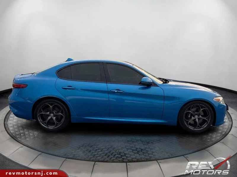 2017 Alfa Romeo Giulia - Image 6 of 12