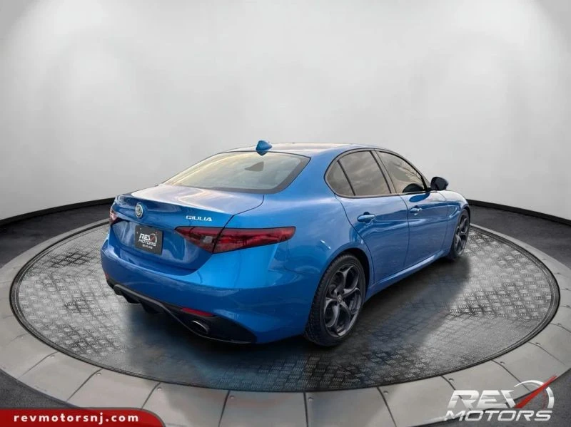 2017 Alfa Romeo Giulia - Image 5 of 12