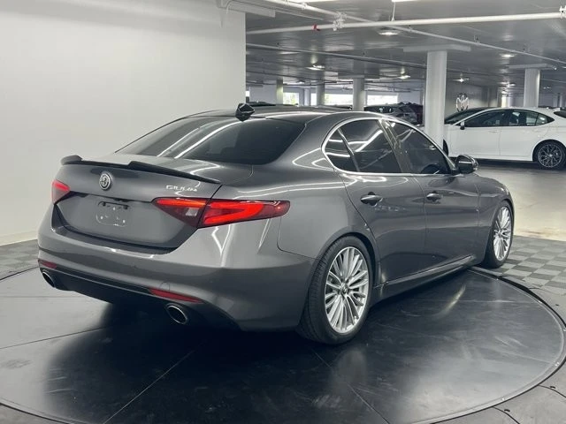 2017 Alfa Romeo Giulia - Image 3 of 10