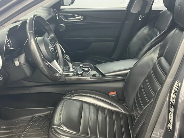 2017 Alfa Romeo Giulia - Image 8 of 10