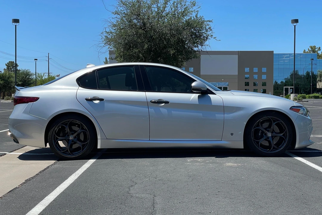2017 Alfa Romeo Giulia - Image 3 of 31