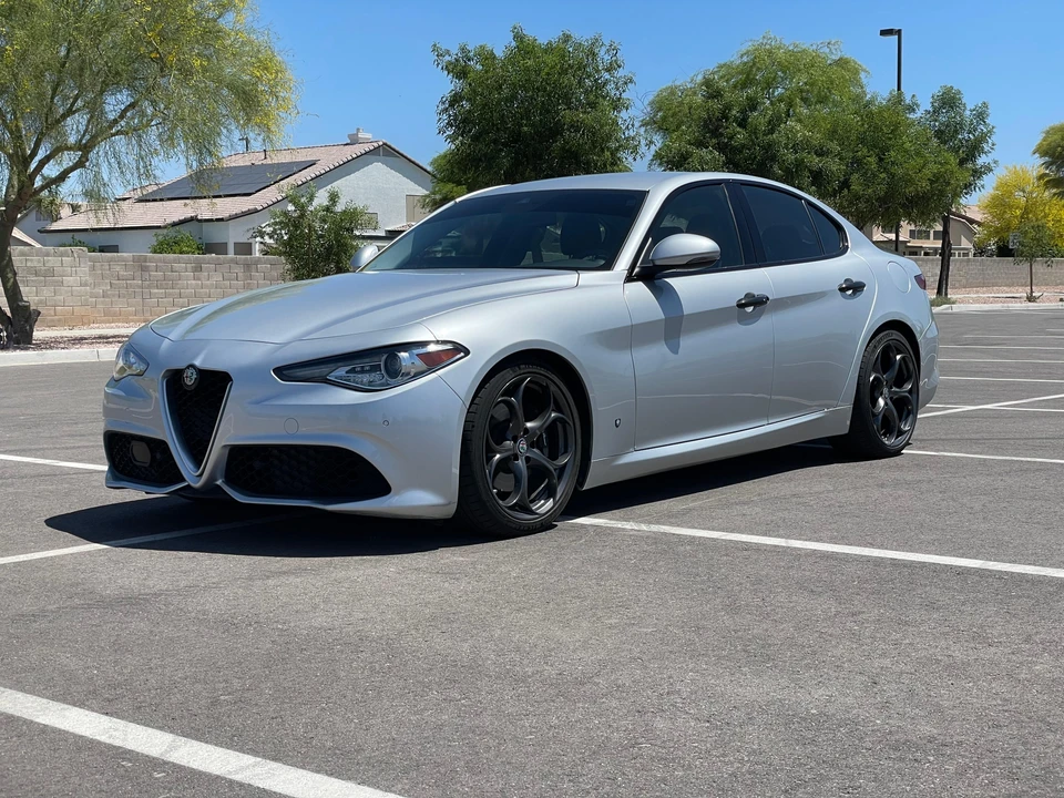 2017 Alfa Romeo Giulia - Image 7 of 31