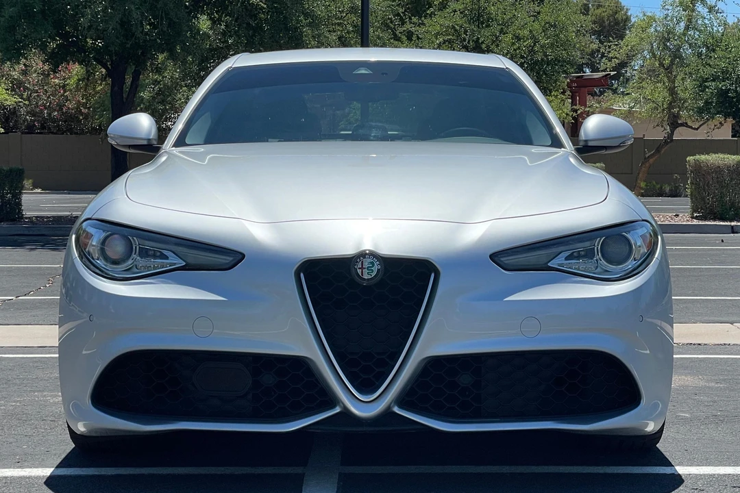 2017 Alfa Romeo Giulia - Image 2 of 31