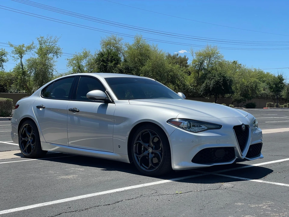 2017 Alfa Romeo Giulia - Image 10 of 31