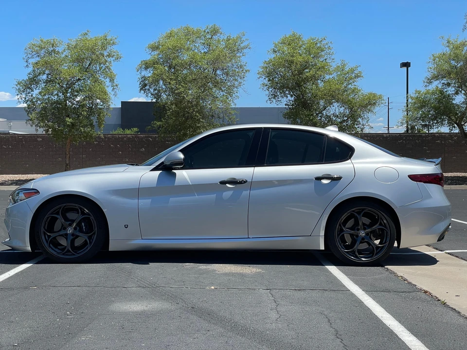 2017 Alfa Romeo Giulia - Image 8 of 31