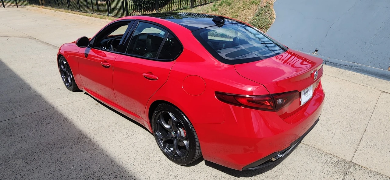 2017 Alfa Romeo Giulia - Image 8 of 21