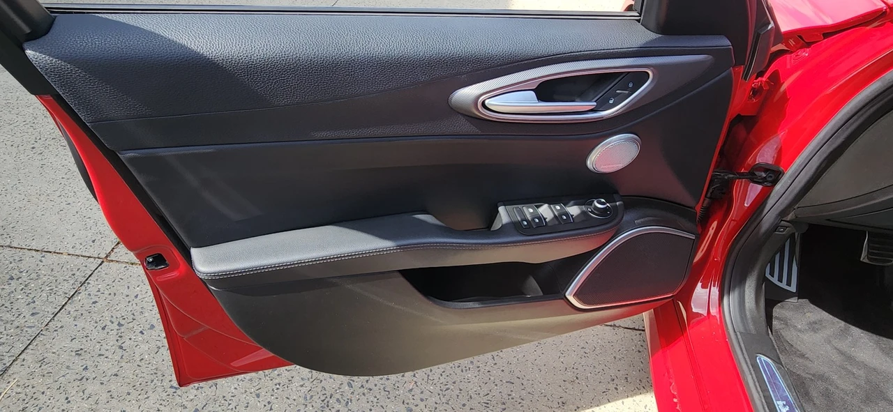 2017 Alfa Romeo Giulia - Image 20 of 21