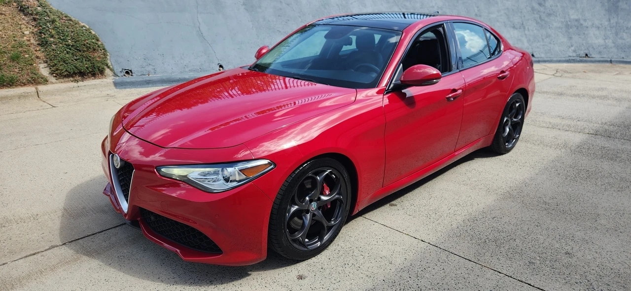 2017 Alfa Romeo Giulia - Image 5 of 21