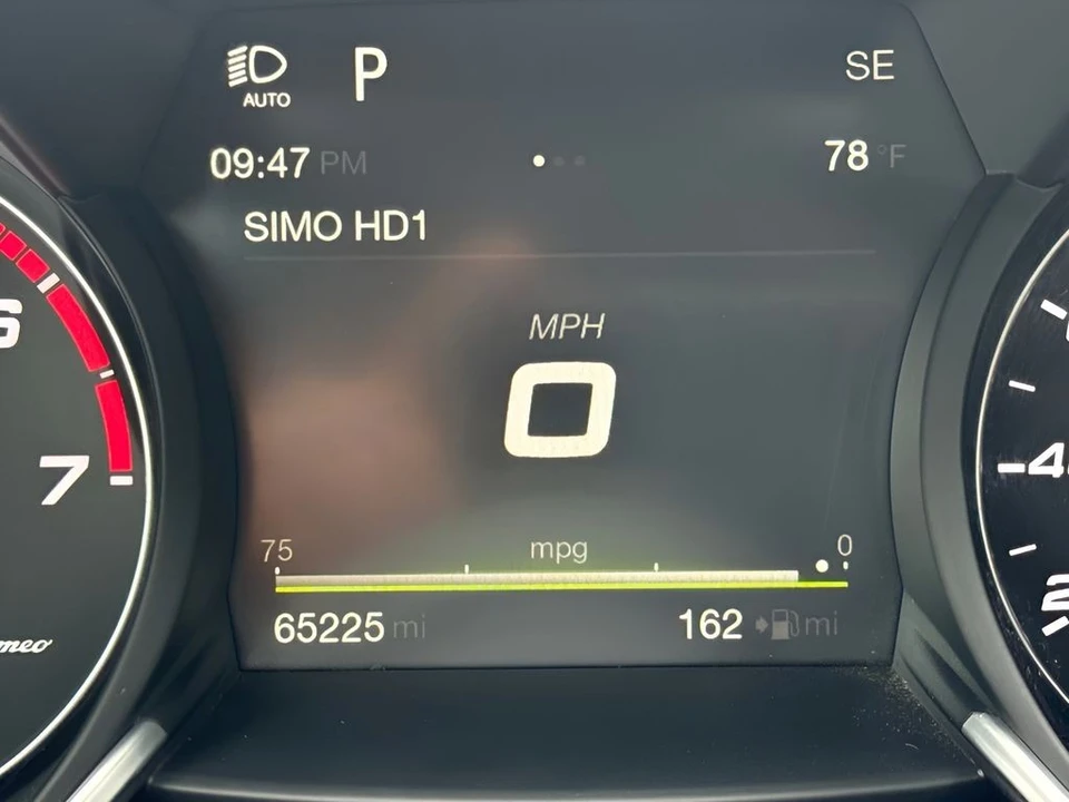 2017 Alfa Romeo Giulia - Image 22 of 30