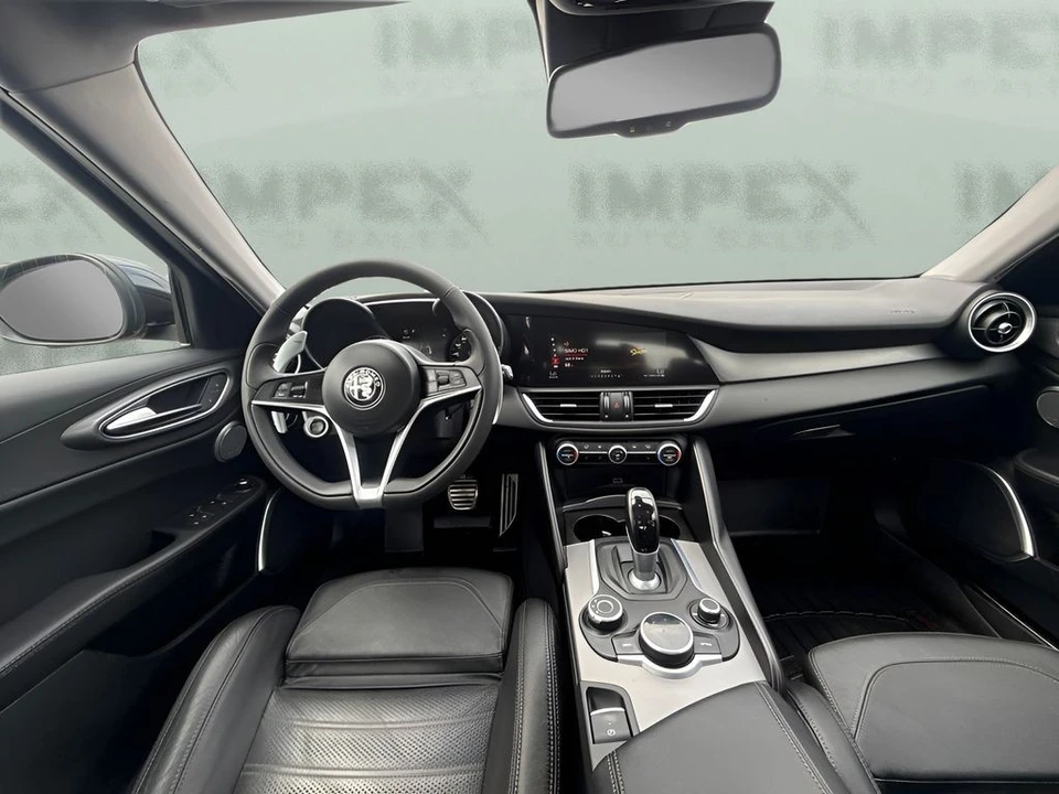 2017 Alfa Romeo Giulia - Image 12 of 30