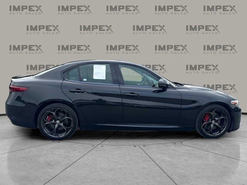 2017 Alfa Romeo Giulia - Image 6 of 30