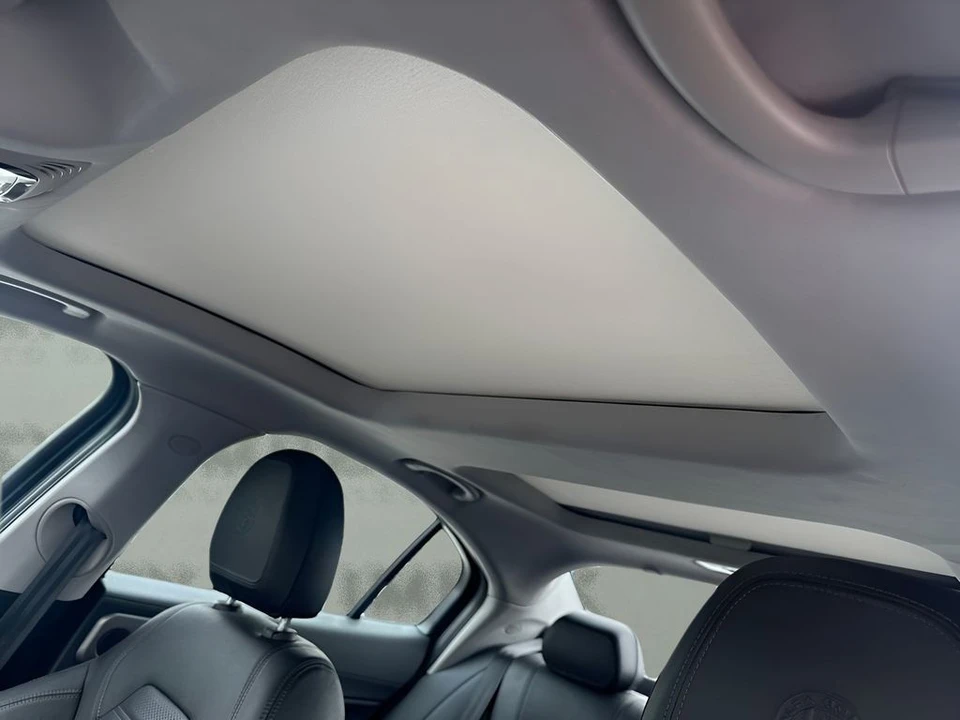 2017 Alfa Romeo Giulia - Image 10 of 30