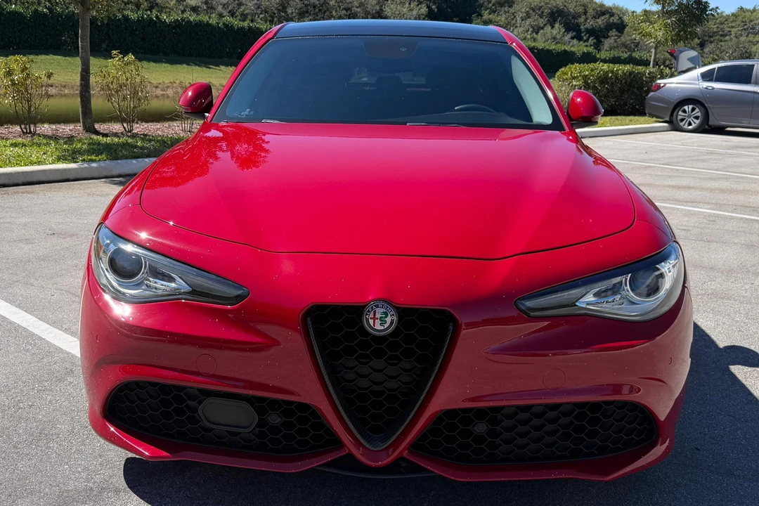 2017 Alfa Romeo Giulia - Image 2 of 31