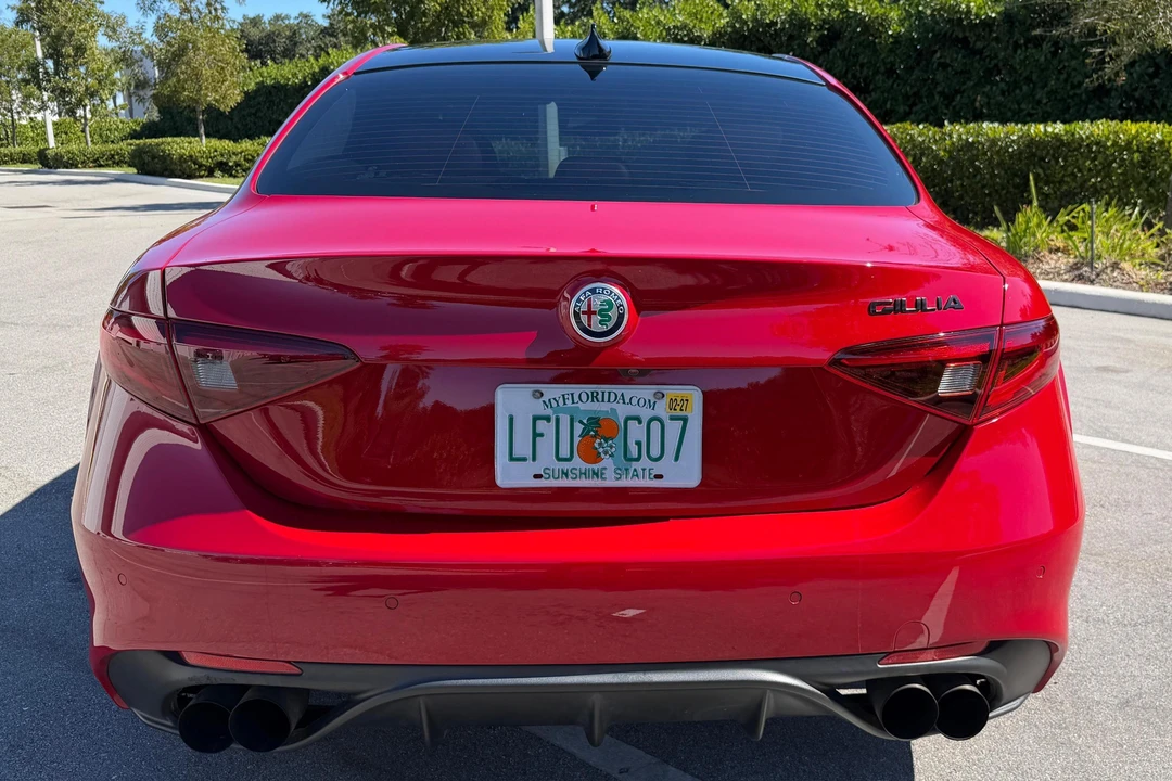 2017 Alfa Romeo Giulia - Image 5 of 31