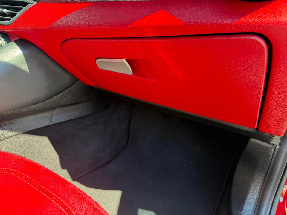 2017 Alfa Romeo Giulia - Image 28 of 31