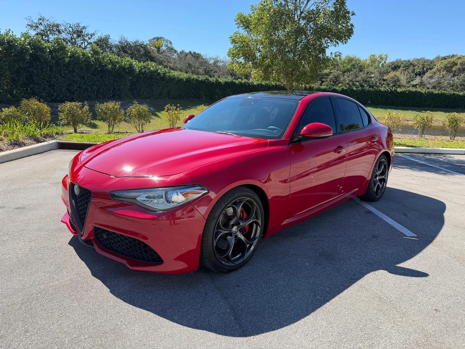2017 Alfa Romeo Giulia - Image 6 of 31