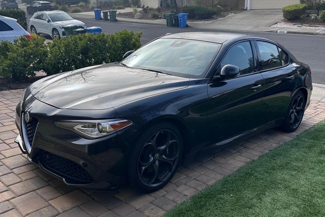 2017 Alfa Romeo Giulia - Image 9 of 31