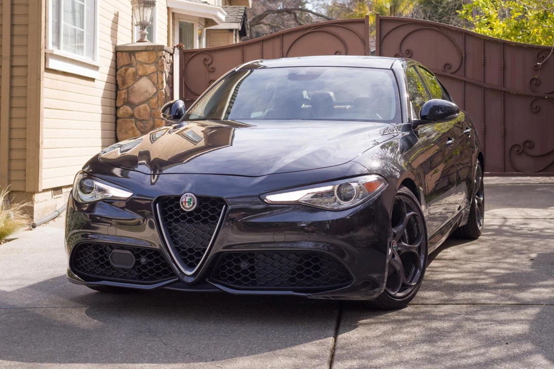 2017 Alfa Romeo Giulia - Image 8 of 31