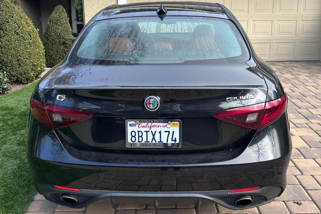 2017 Alfa Romeo Giulia - Image 5 of 31