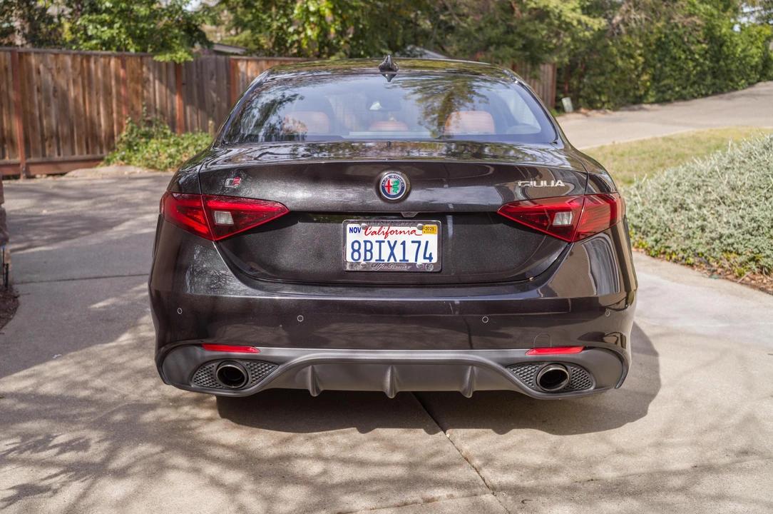 2017 Alfa Romeo Giulia - Image 13 of 31