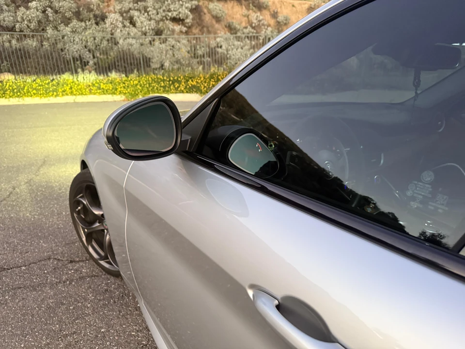 2017 Alfa Romeo Giulia - Image 20 of 31