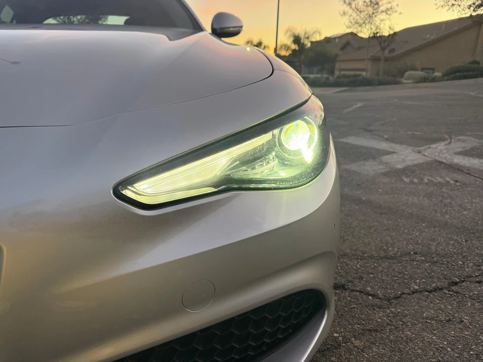 2017 Alfa Romeo Giulia - Image 19 of 31