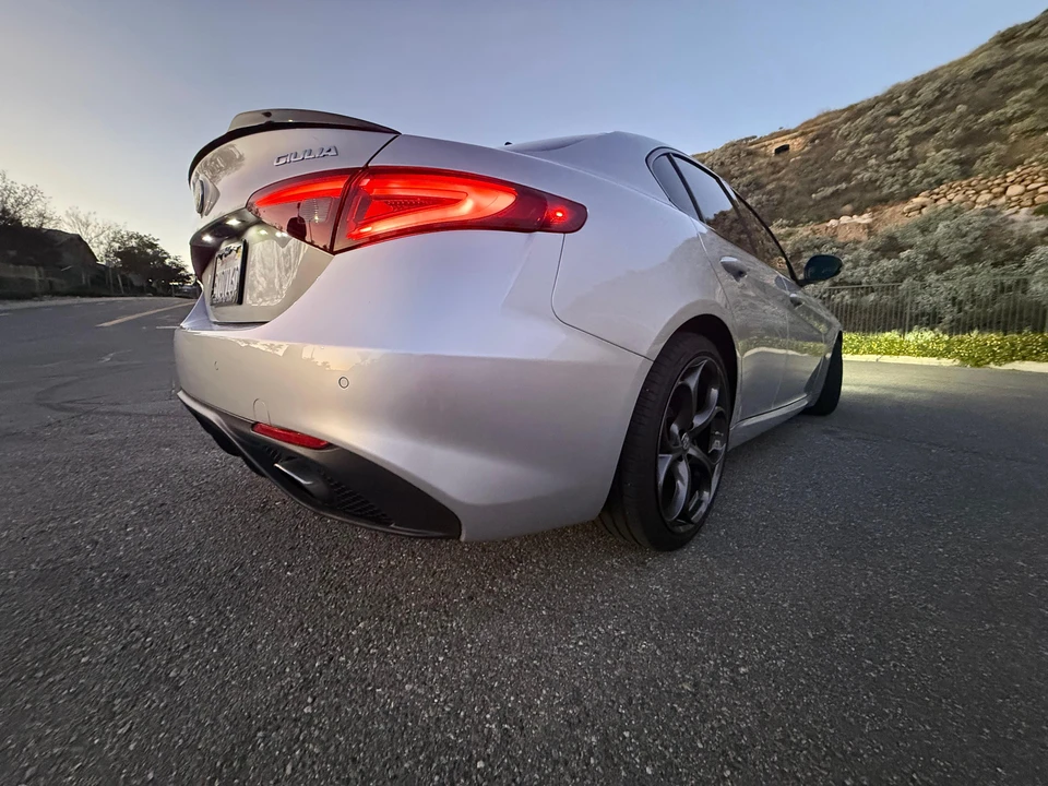 2017 Alfa Romeo Giulia - Image 14 of 31