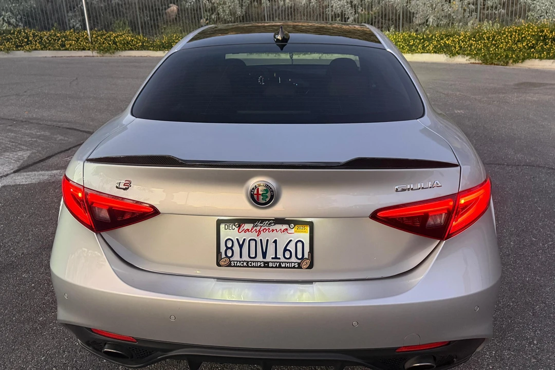 2017 Alfa Romeo Giulia - Image 5 of 31