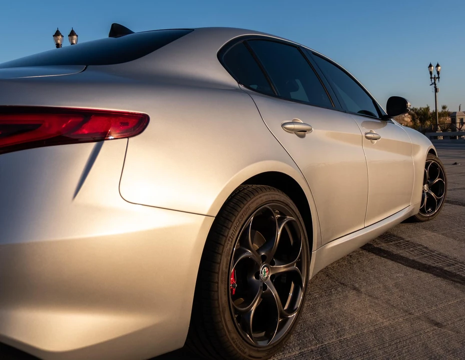 2017 Alfa Romeo Giulia - Image 22 of 31