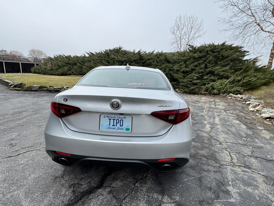 2017 Alfa Romeo Giulia - Image 22 of 31