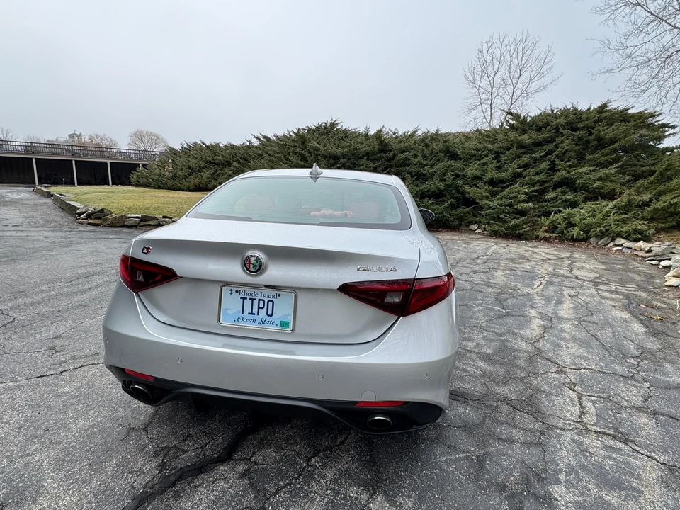 2017 Alfa Romeo Giulia - Image 23 of 31
