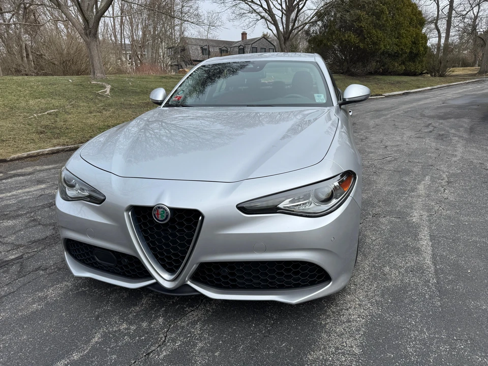 2017 Alfa Romeo Giulia - Image 6 of 31