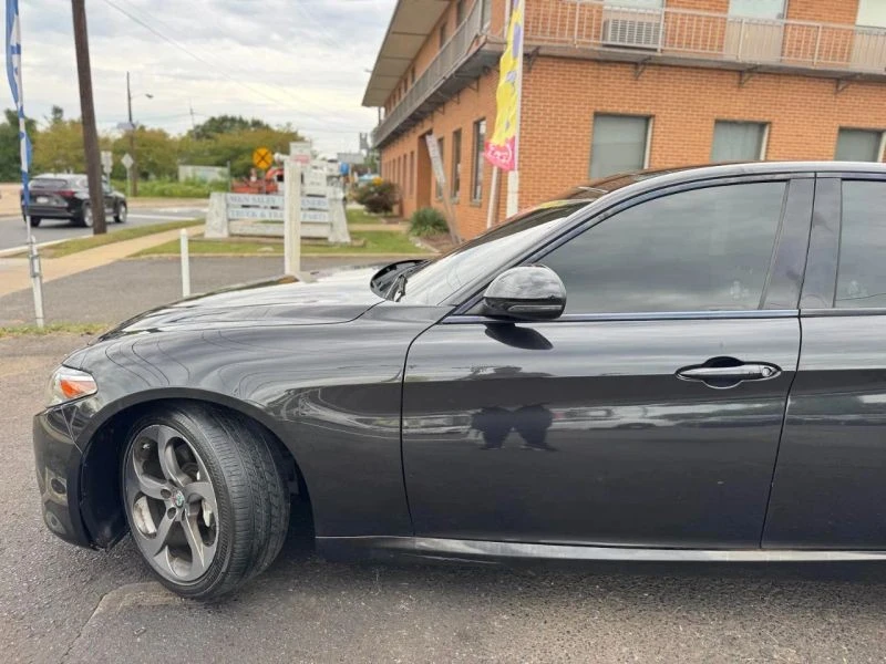 2017 Alfa Romeo Giulia - Image 6 of 12