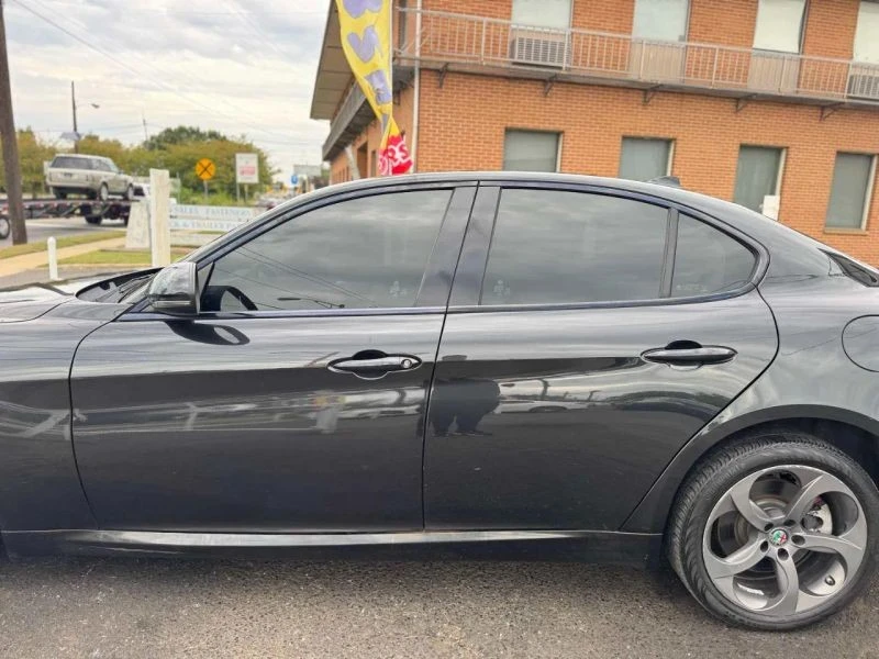 2017 Alfa Romeo Giulia - Image 7 of 12