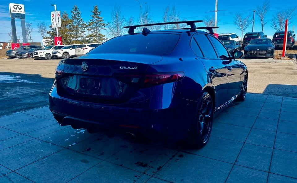 2017 Alfa Romeo Giulia - Image 5 of 9