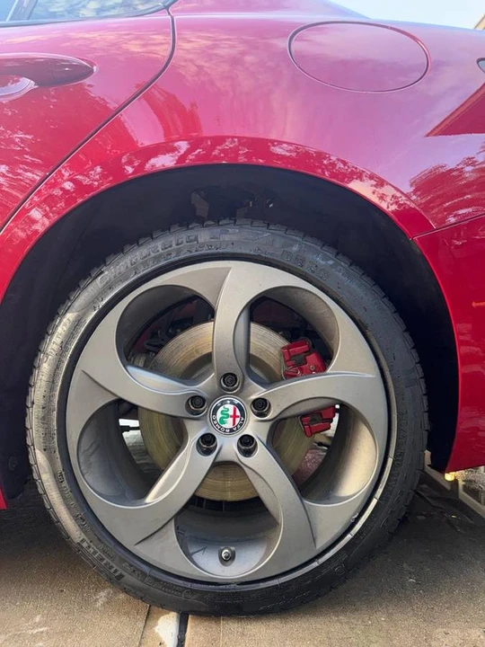 2017 Alfa Romeo Giulia - Image 5 of 5