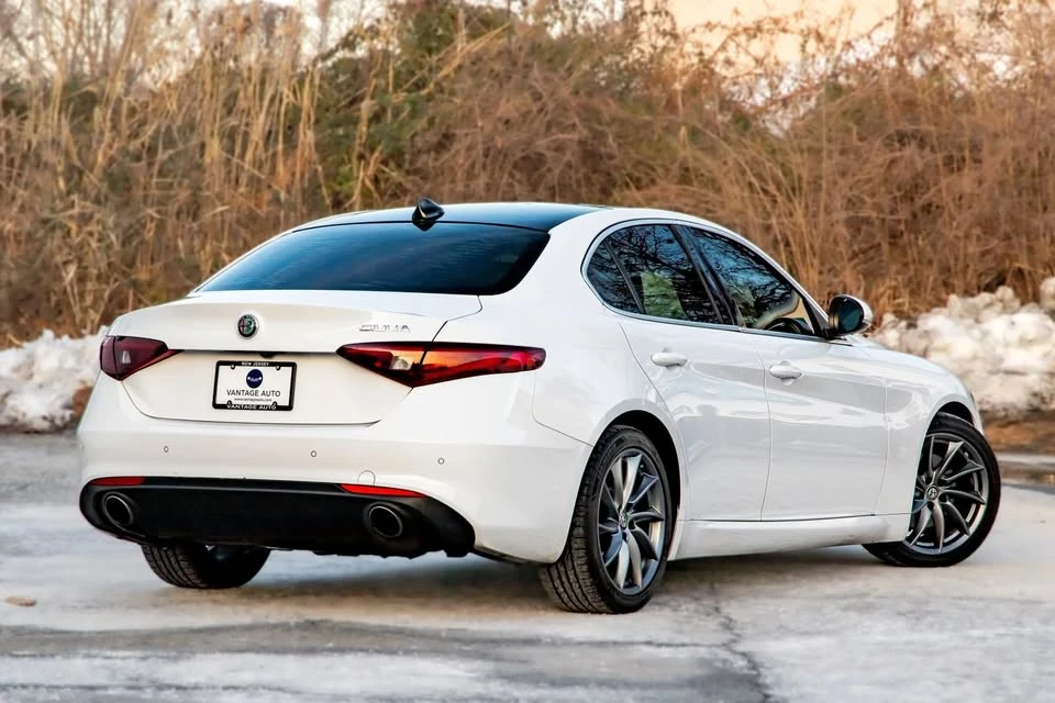 2017 Alfa Romeo Giulia - Image 3 of 20